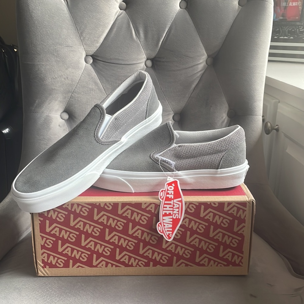 BNIB Vans Suede Perforated Pewter/Gray Men - 7 Women - 8.5